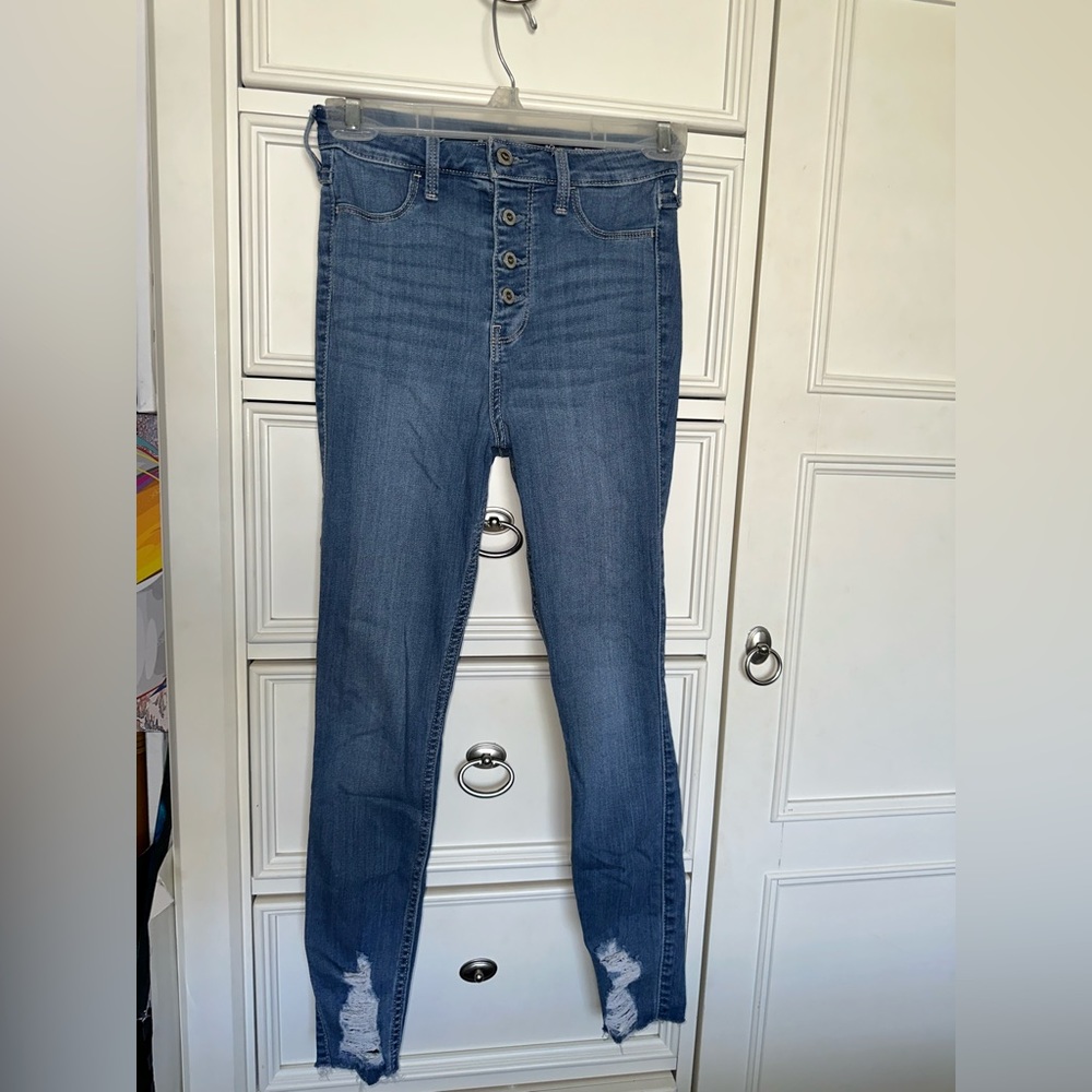 Hollister ultra high rise crop Jean leggings (1)